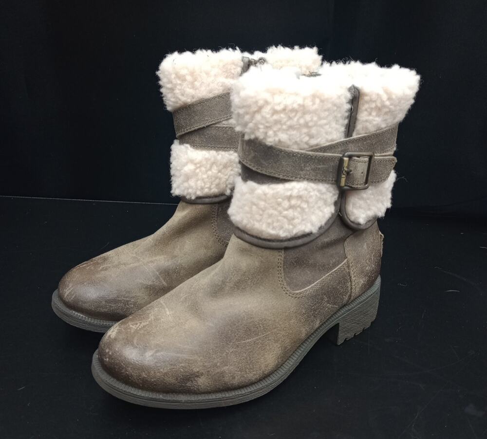 UGG Australia Size 7 Blayre III Boot 1095153 Brown Leather Shearling Buckle Moto